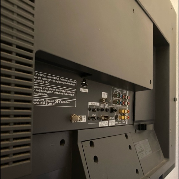 32 inch LG tv - Picture 3 of 3